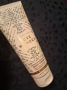 Bath & Body Works Pure Wonder Body Cream - 226  g